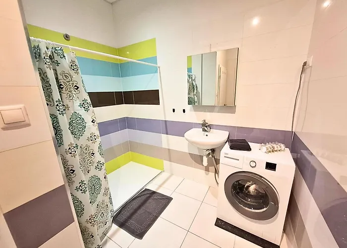 Dimael Hostel & Apartments